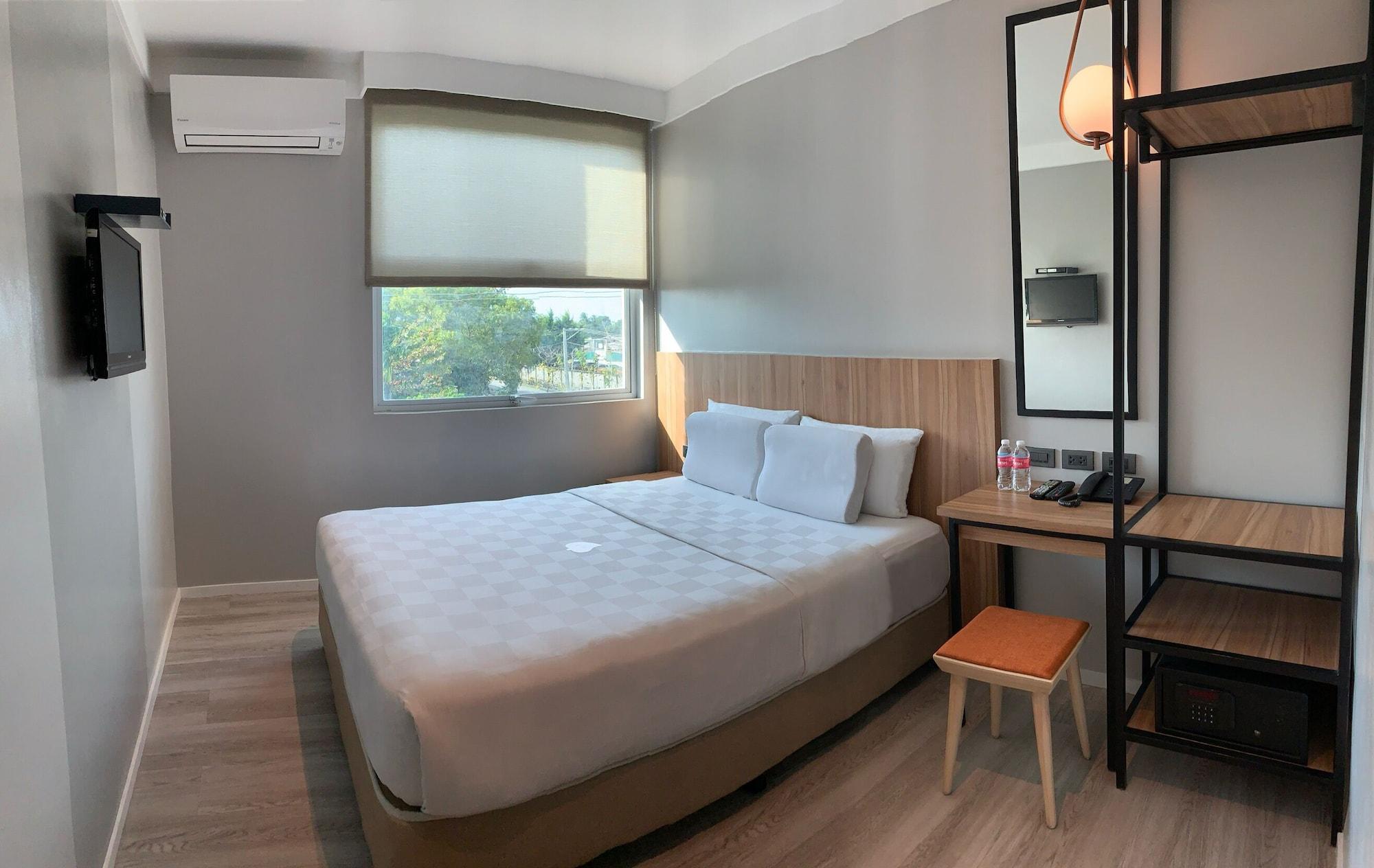 Go Hotels Bacolod Dış mekan fotoğraf
