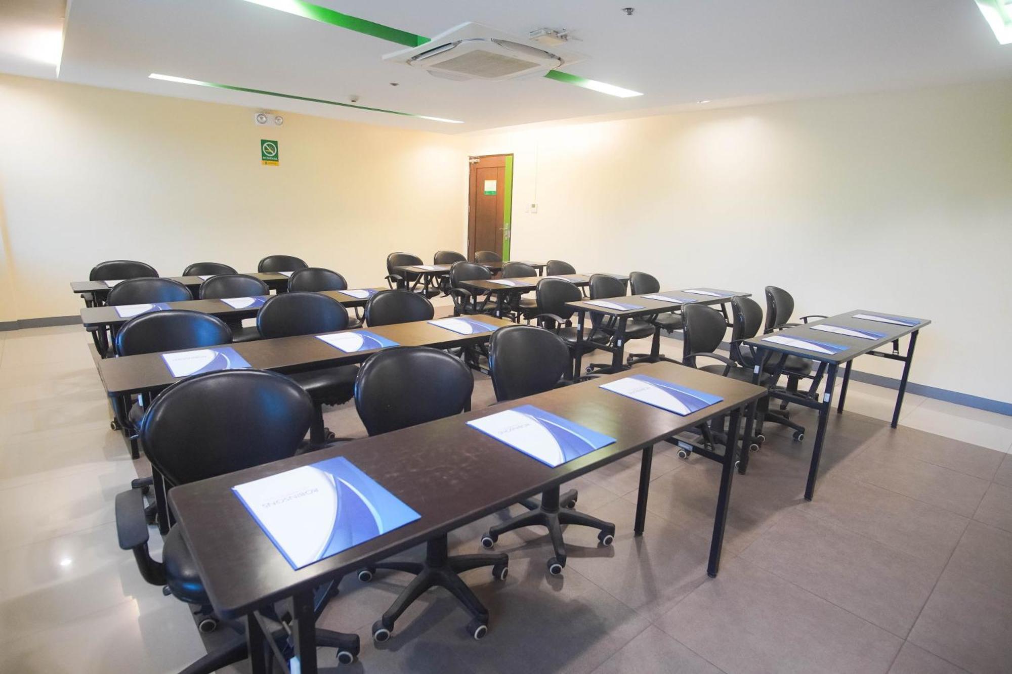 Go Hotels Bacolod Dış mekan fotoğraf