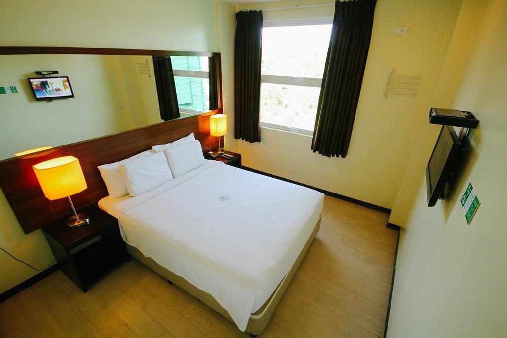 Go Hotels Bacolod Dış mekan fotoğraf