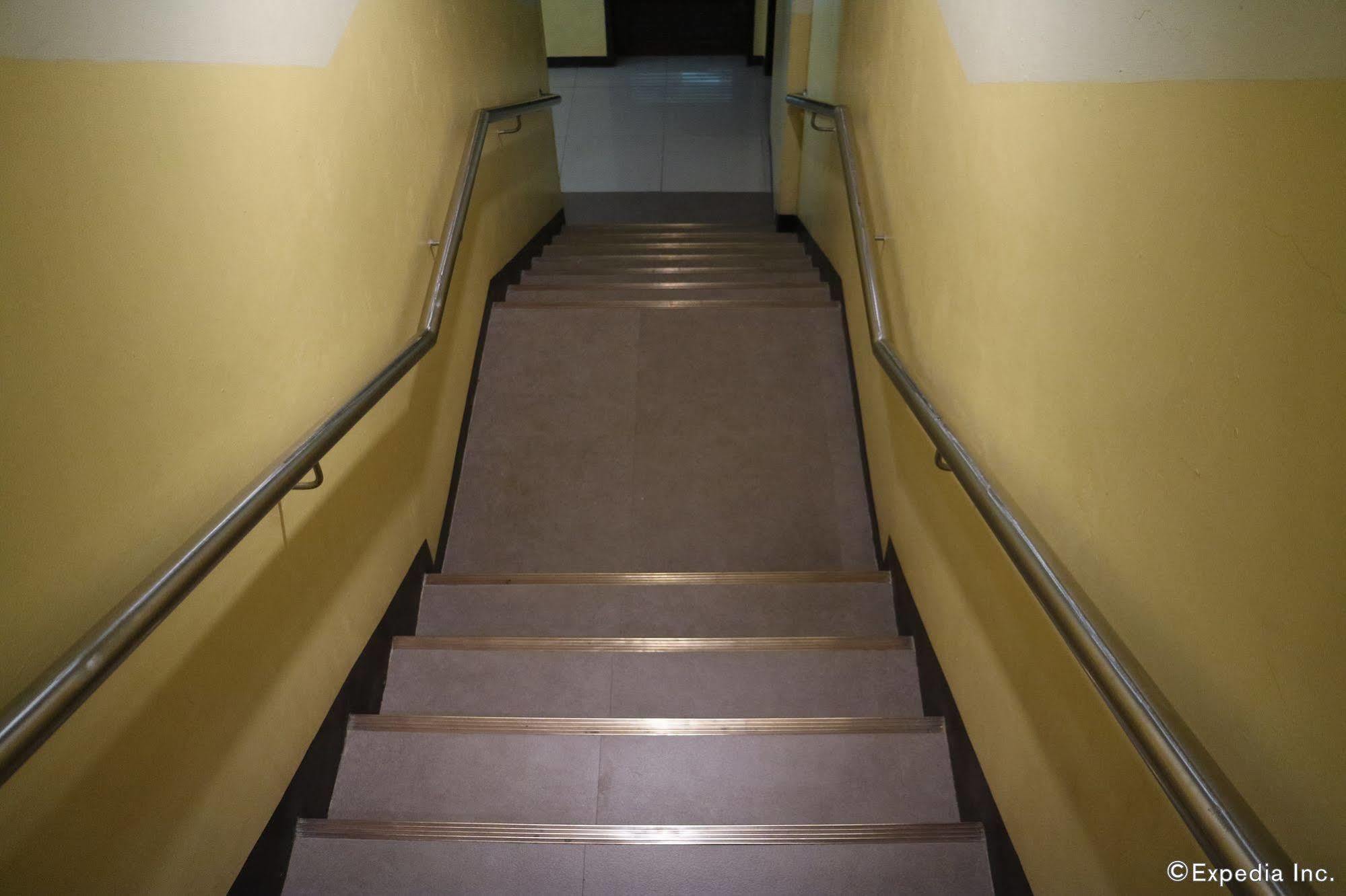 Go Hotels Bacolod Dış mekan fotoğraf